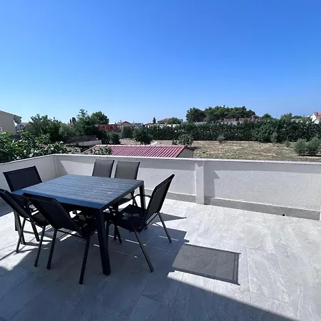 Apartman Tolo