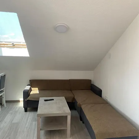 Tolo Apartman *