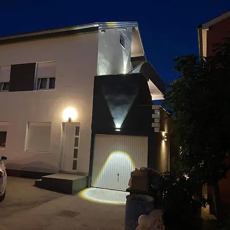 Apartman Tolo
