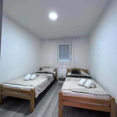 Tolo Apartman Vrsi